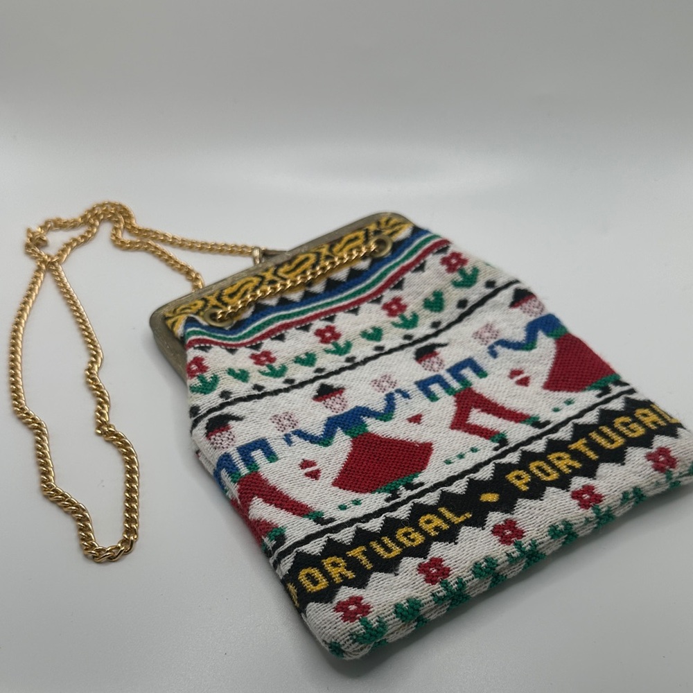 Source Unknown vintage Multicolor Embroidered Shoulder Bag with Gold Chain